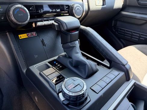 Used 2025 Toyota 4Runner TRD Off-Road AWD/4WD image 13
