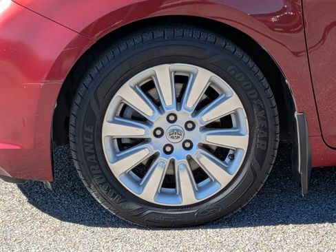 Used 2015 Toyota Sienna XLE image 12