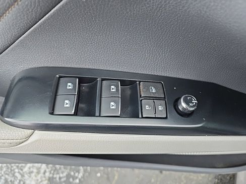 Used 2018 Toyota Camry XLE w/ Audio Package image 17