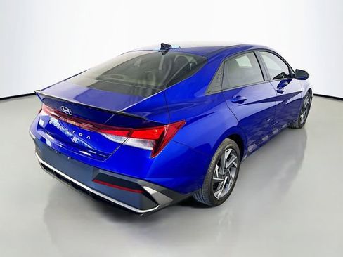 Used 2025 Hyundai Elantra Sport image 8