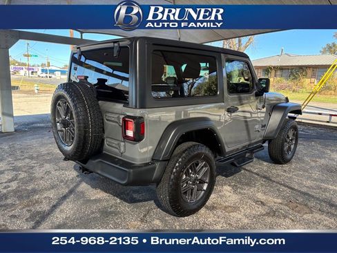 Used 2021 Jeep Wrangler Sport image 5