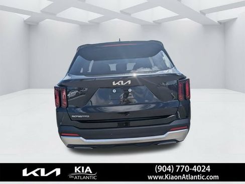 Used 2026 Kia Sorento S w/ S Panoramic Sunroof Package FWD image 4