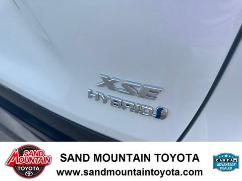Used 2024 Toyota RAV4 XSE AWD/4WD image 9