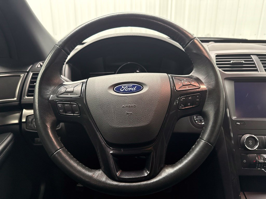 Used 2019 Ford Explorer XLT w/ Equipment Group 202A FWD image 15