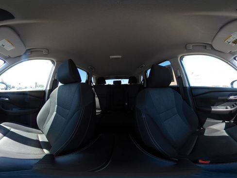 Used 2025 Nissan Rogue SV FWD image 43