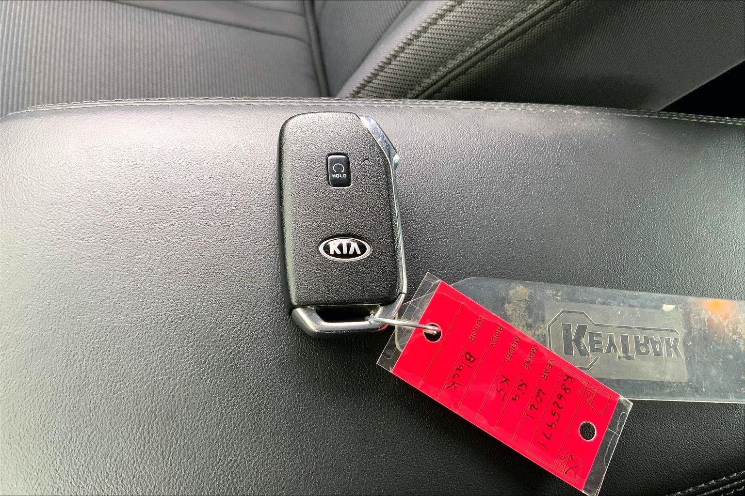 Used 2021 Kia K5 LXS AWD/4WD image 12