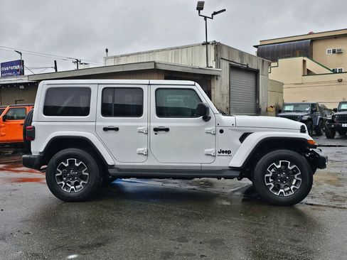 New 2025 Jeep Wrangler Sahara image 9