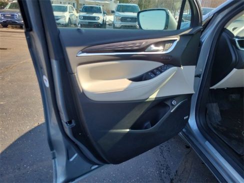 Used 2023 Buick Enclave Avenir w/ Trailering Package, 5000 lbs. image 6