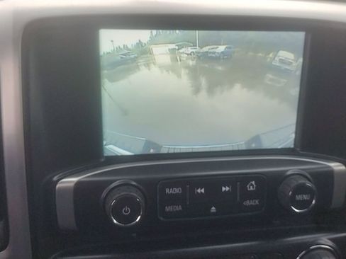 Used 2017 GMC Sierra 1500 SLE image 32