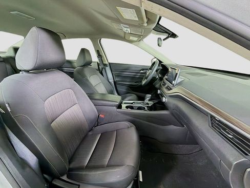 Used 2024 Nissan Altima 2.5 SV image 27
