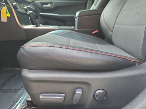 Used 2017 Toyota Camry SE FWD image 24