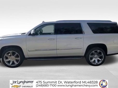 Certified 2016 Cadillac Escalade ESV Luxury image 5