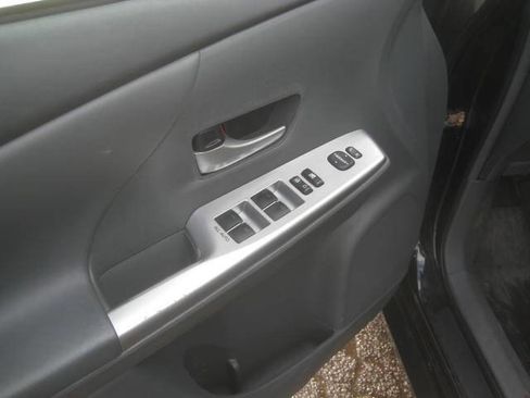 Used 2013 Toyota Prius V Five image 18