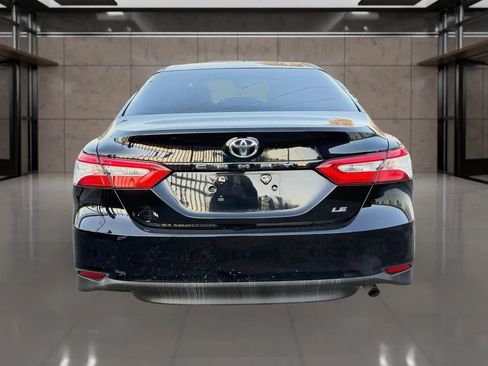 Used 2018 Toyota Camry LE FWD image 6