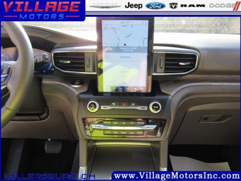 Used 2020 Ford Explorer Platinum w/ Premium Technology Package image 13