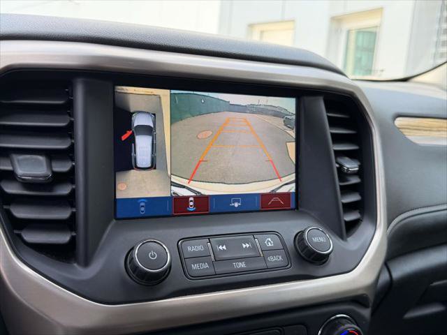 Used 2017 GMC Acadia Denali w/ Technology Package AWD/4WD image 32