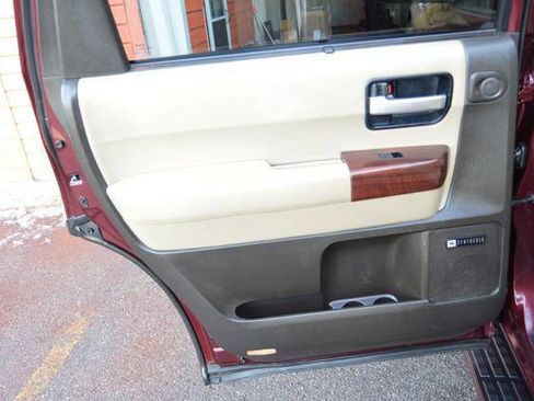 Used 2011 Toyota Sequoia Platinum image 63