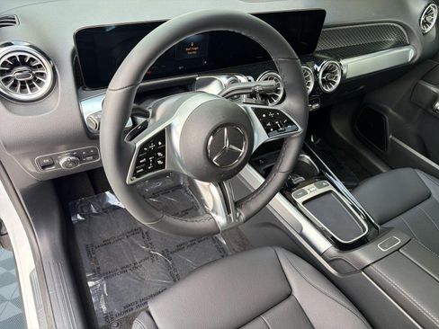 New 2026 Mercedes-Benz GLB 250 4MATIC image 4