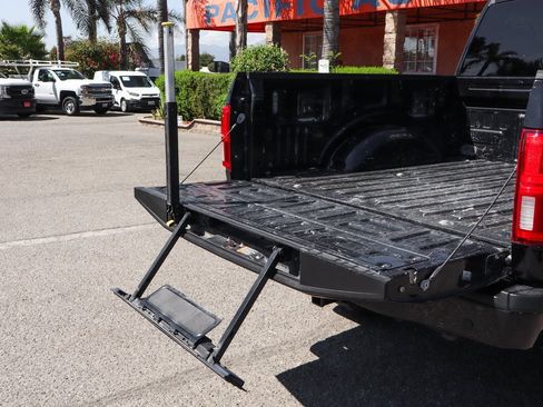 Used 2019 Ford F150 Lariat w/ Equipment Group 502A Luxury image 8