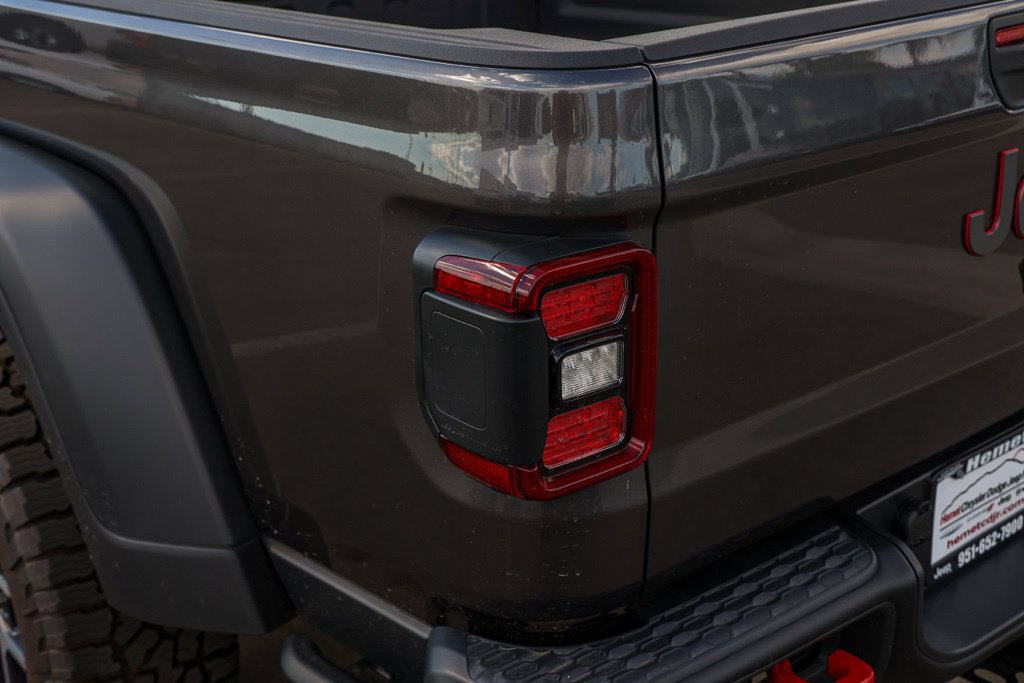 New 2026 Jeep Gladiator Rubicon w/ Steel Power Dome Hood Package AWD/4WD image 8
