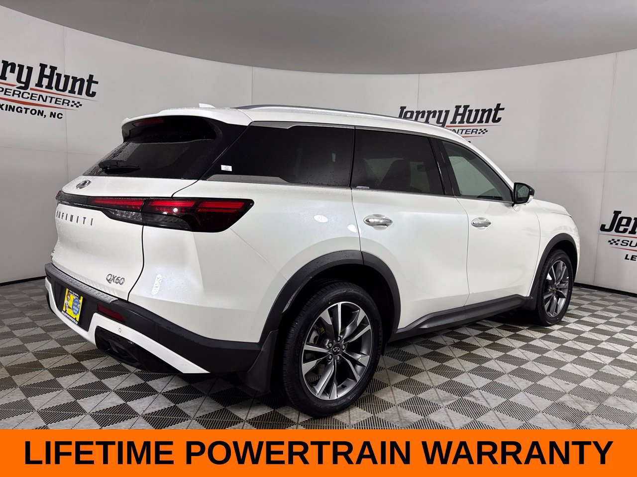 Used 2023 INFINITI QX60 Luxe w/ Cargo Package AWD/4WD image 6
