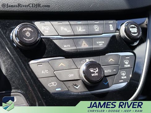 Used 2019 Chrysler Pacifica Touring Plus w/ Advanced Safetytec Group FWD image 34