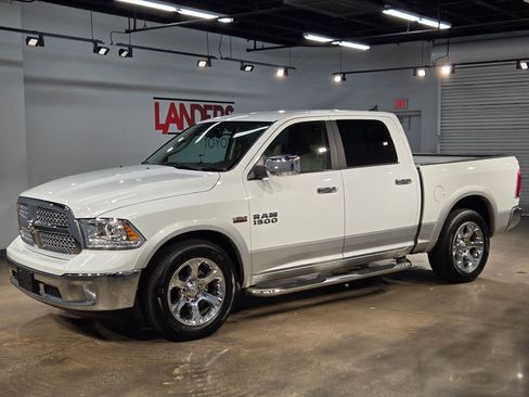 Used 2017 RAM 1500 Laramie image 3