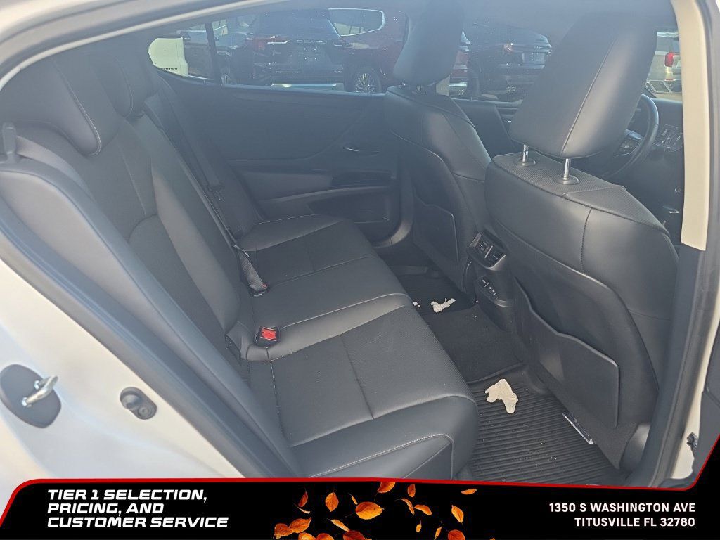 Used 2024 Lexus ES 350 w/ Premium Package FWD image 11