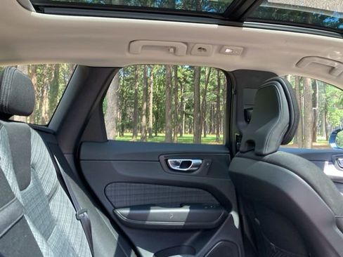 Used 2023 Volvo XC60 B5 Core image 23