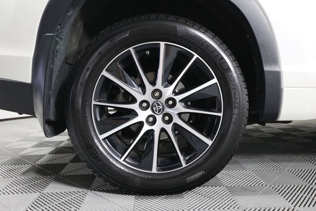Used 2017 Toyota Highlander SE AWD/4WD image 7