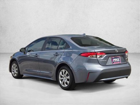 Used 2022 Toyota Corolla LE image 8