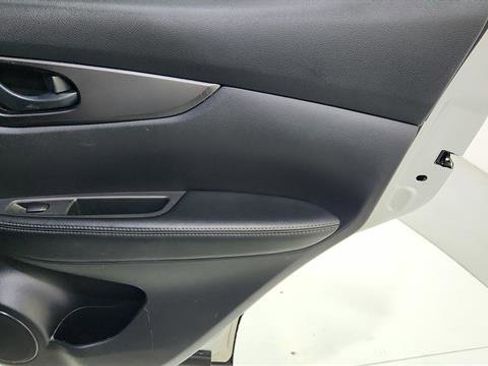 Used 2021 Nissan Rogue Sport S image 27