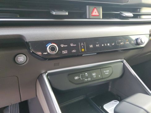 New 2026 Kia Carnival EX FWD image 21