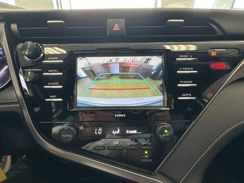 Used 2020 Toyota Camry SE image 28