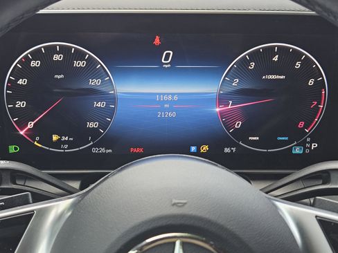 Used 2023 Mercedes-Benz GLC 300 4MATIC image 8