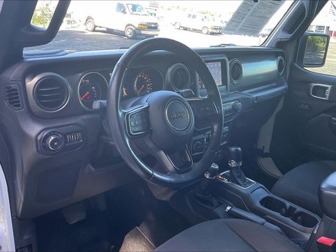 Used 2018 Jeep Wrangler Unlimited Sport S AWD/4WD image 14