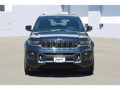 Used 2022 Jeep Grand Cherokee Overland w/ Advanced Protech Group III AWD/4WD image 5