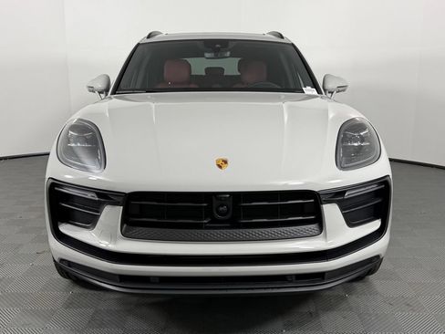 Certified 2026 Porsche Macan AWD/4WD image 10