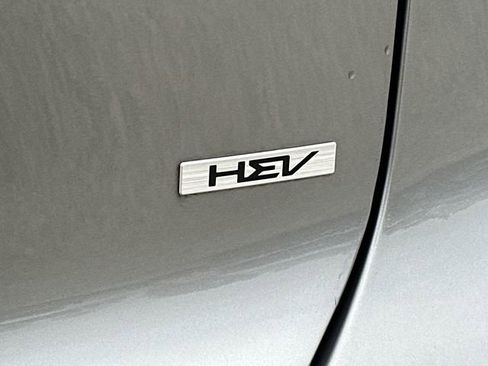 Used 2024 Kia Niro EX Touring image 13