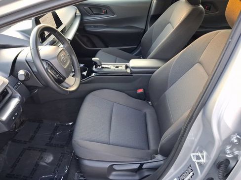 Used 2025 Toyota Prius LE FWD image 14