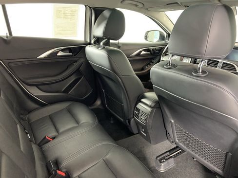 Used 2017 INFINITI QX30 Premium w/ Navigation Package image 26