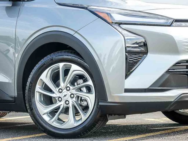 New 2027 Chevrolet Bolt LT FWD image 4