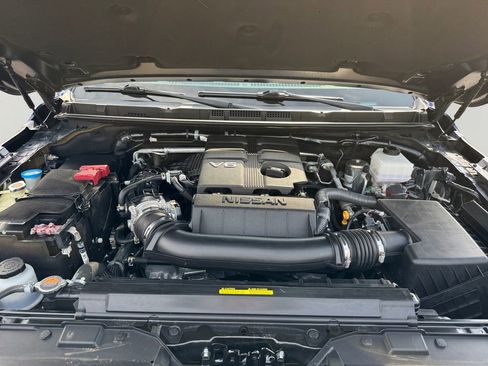 Used 2023 Nissan Frontier PRO-4X w/ Technology Package image 9
