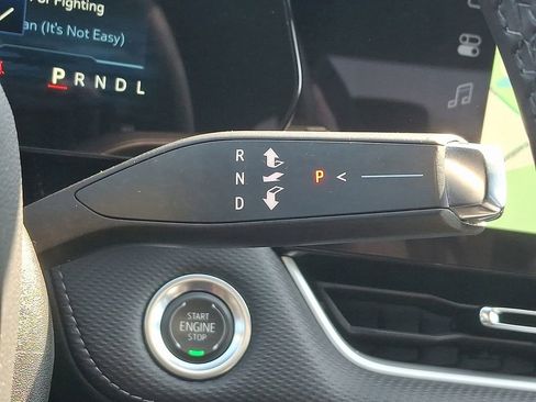 Used 2025 Chevrolet Equinox LT image 16