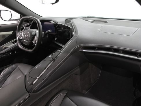 Used 2025 Chevrolet Corvette Stingray Preferred Cpe w/ 2LT image 20