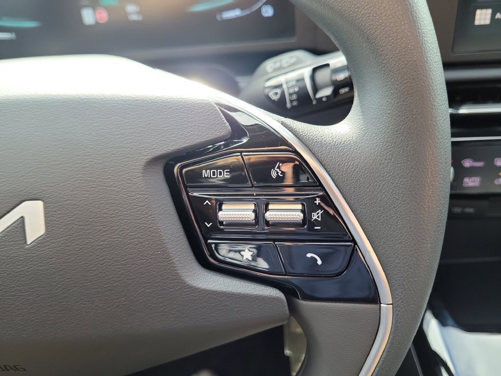New 2026 Kia Niro LX FWD image 27