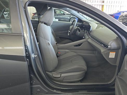 Used 2024 Hyundai Elantra Blue FWD image 6