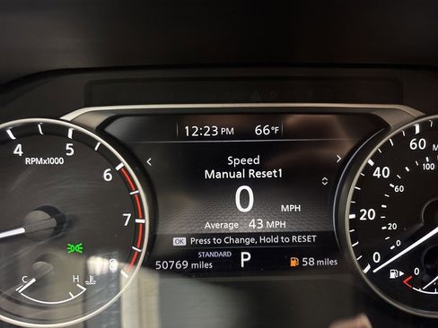 Used 2023 Nissan Rogue SV image 34