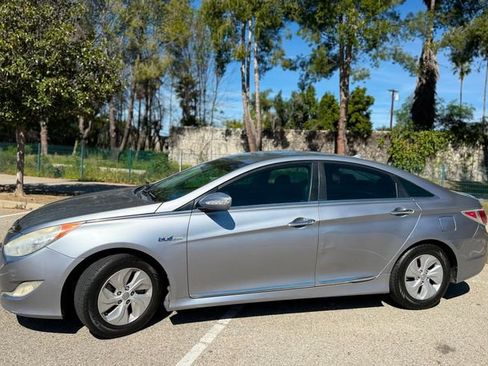 Used 2015 Hyundai Sonata Hybrid image 10