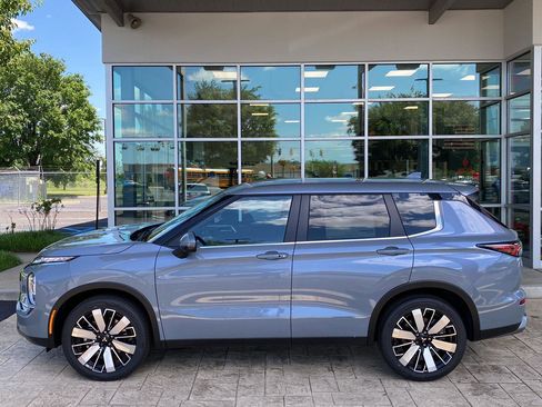 New 2026 Mitsubishi Outlander SE AWD/4WD image 4